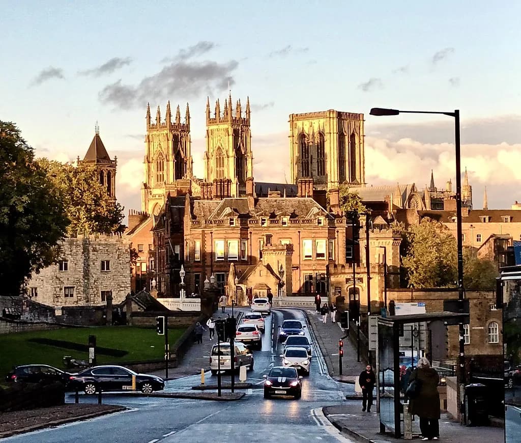 Bottomless Brunch York: Where to Book and What to Expect