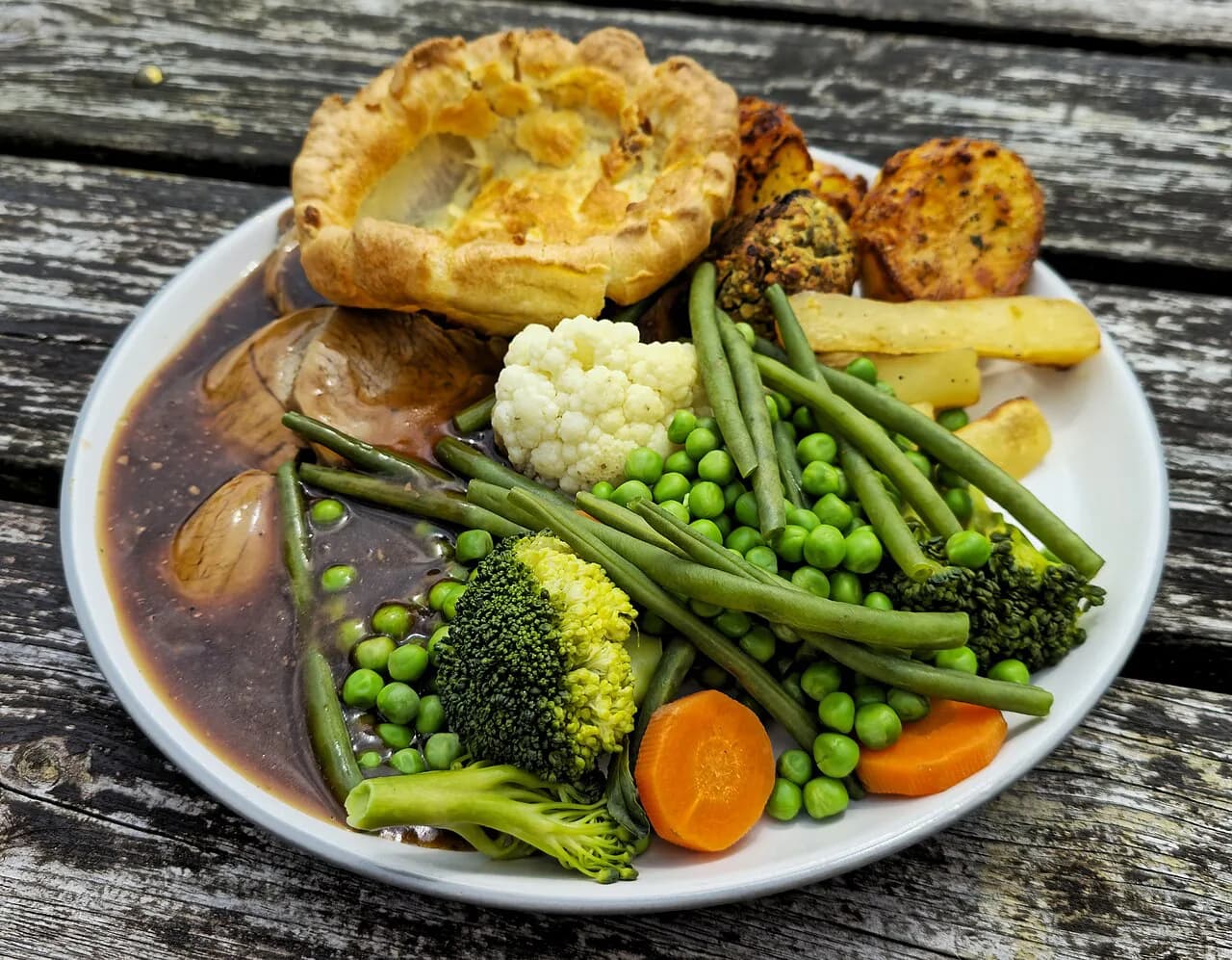 English Food: The Classic Dishes and What to Order