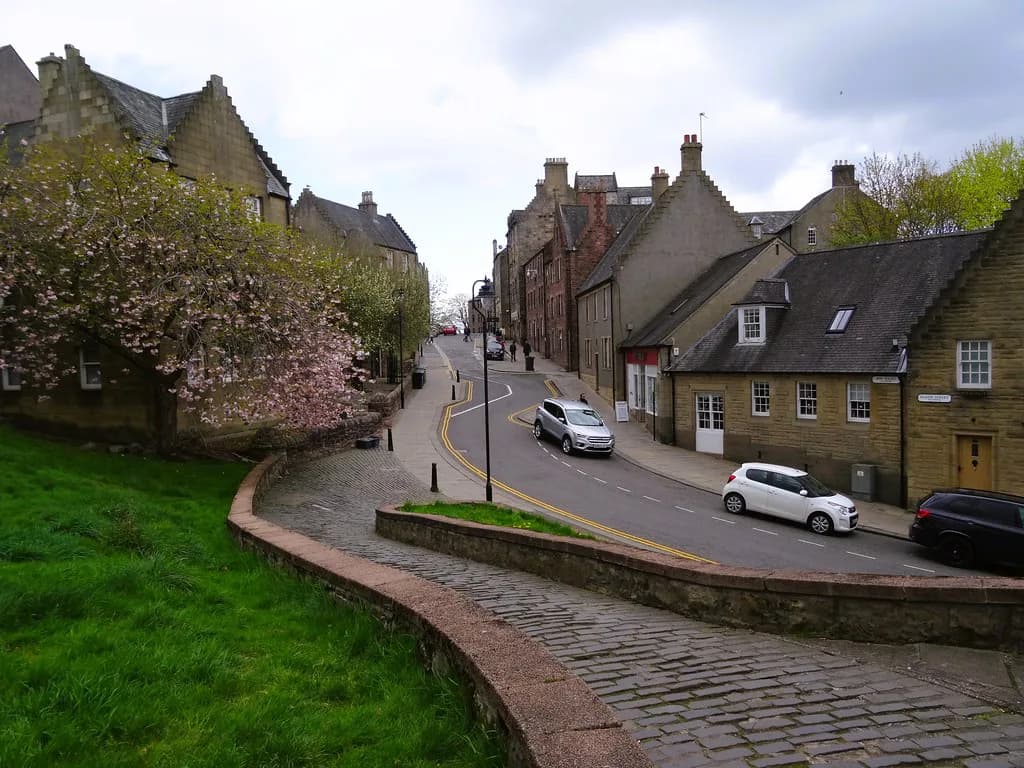 Oldest Pub in Stirling: Nicky-Tams or the Settle Inn?