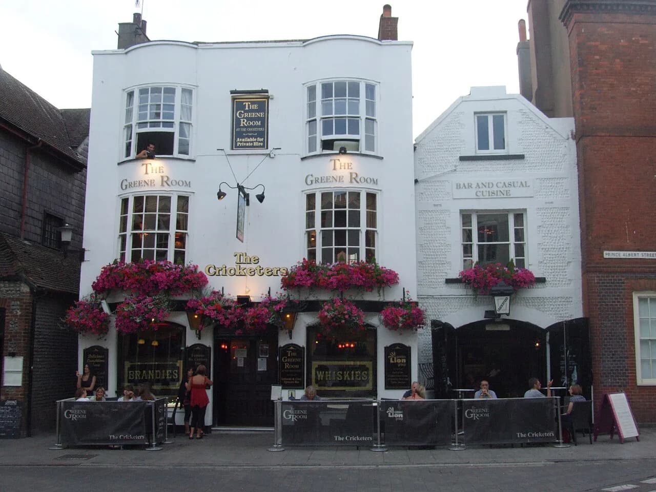 Brighton Pubs and Food Stops: Plan Your Day