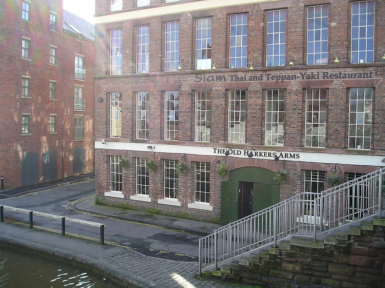 Where to Eat and Drink in Chester: Pubs and Food Stops
