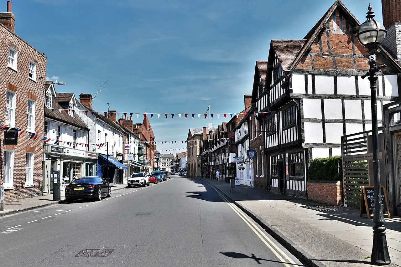 Indian Restaurants in Stratford-upon-Avon: Where to Book