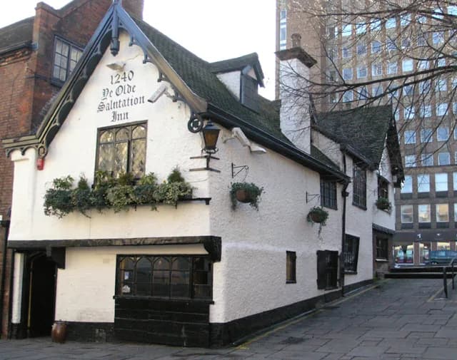 Salutation Inn, Nottingham: A Guide to the Hounds Gate Pub
