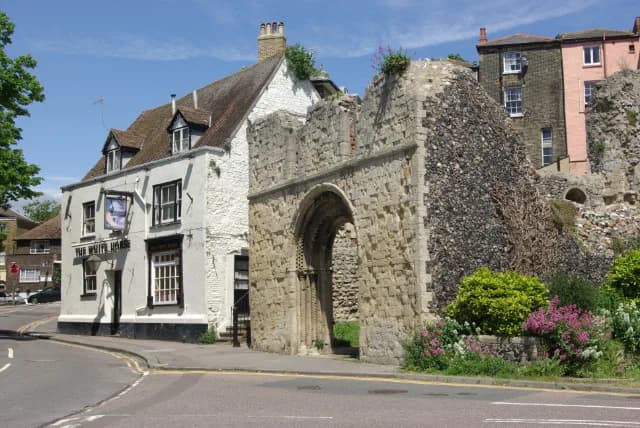 Best Pubs in Dover: Where to Drink, by What You're After