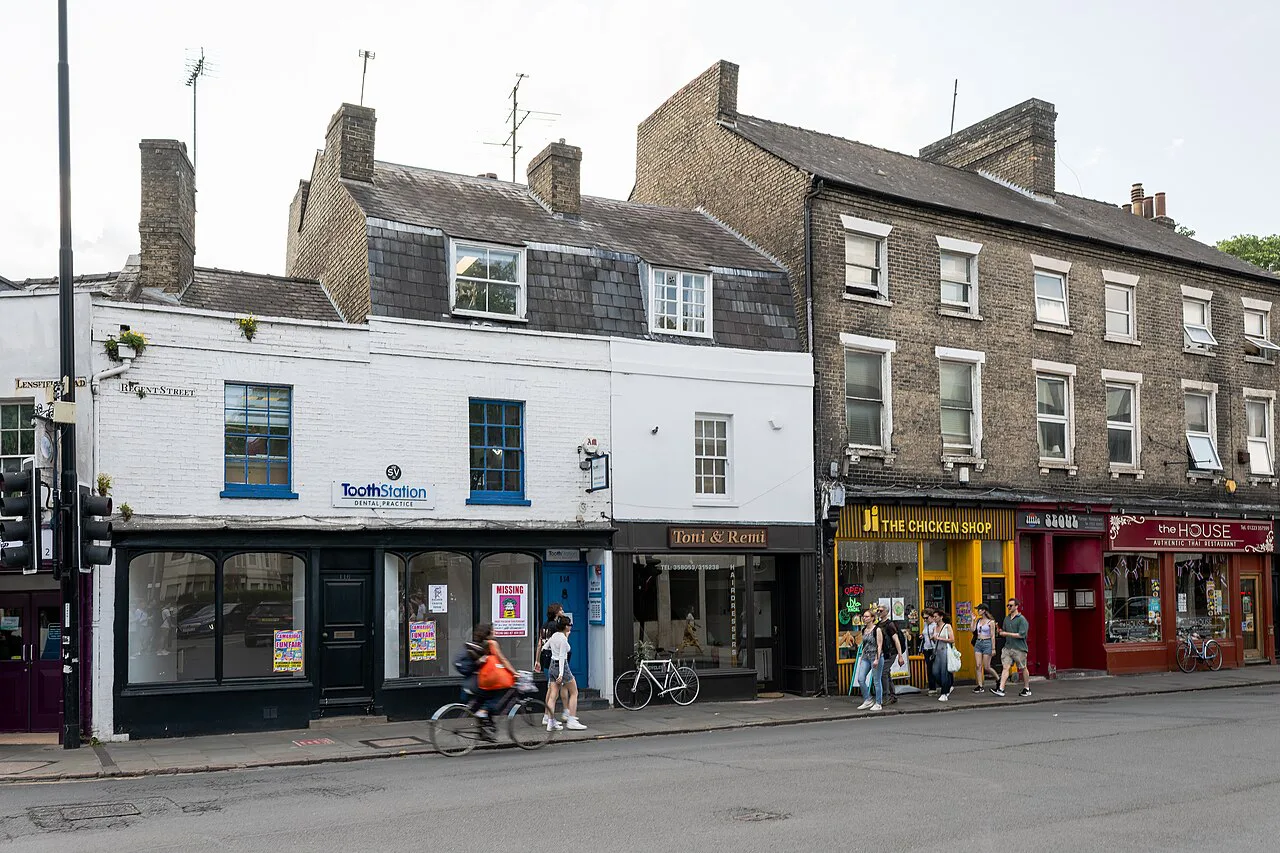 Shops and cafés on Regent Street, Cambridge.