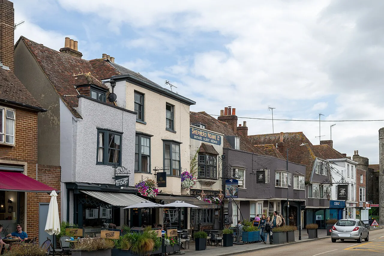 Shops and outdoor tables on St Dunstan's Street, Canterbury.