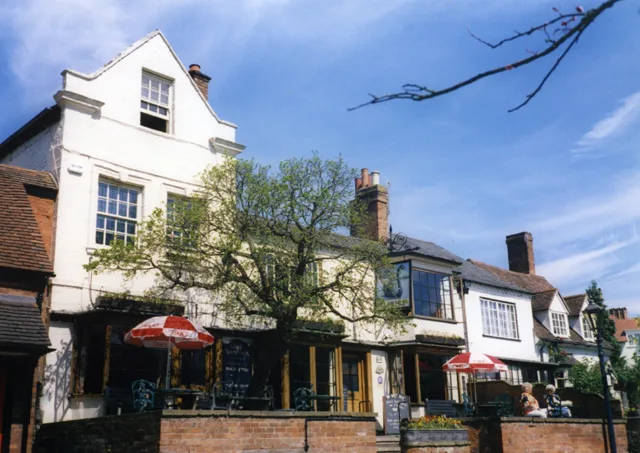 The Black Swan public house on Southern Lane, Stratford-upon-Avon.