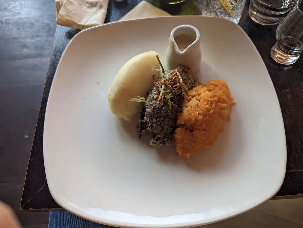 A plate of haggis served in Edinburgh.