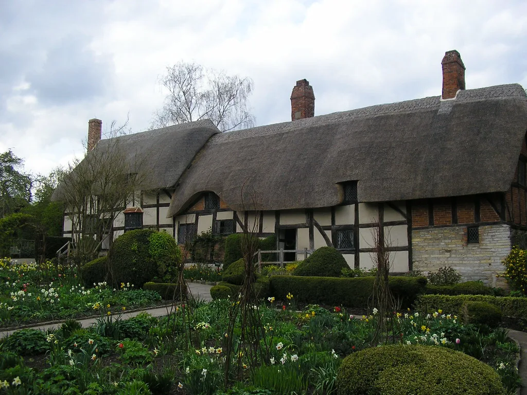 The thatched Anne Hathaway's Cottage near Stratford-upon-Avon.
