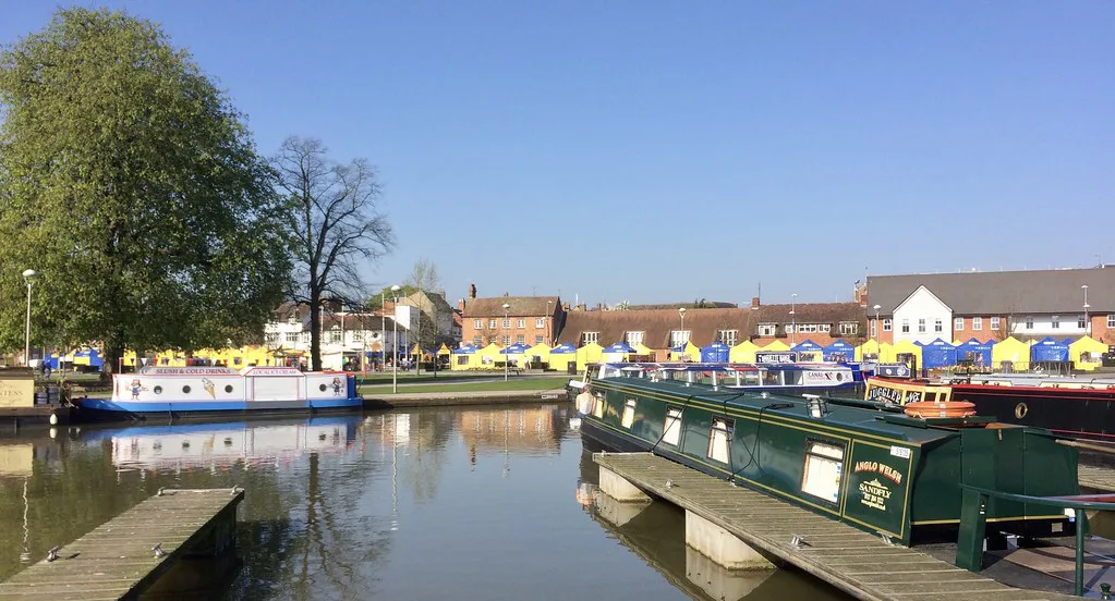 Narrowboats moored in the canal basin at Stratford-upon-Avon.